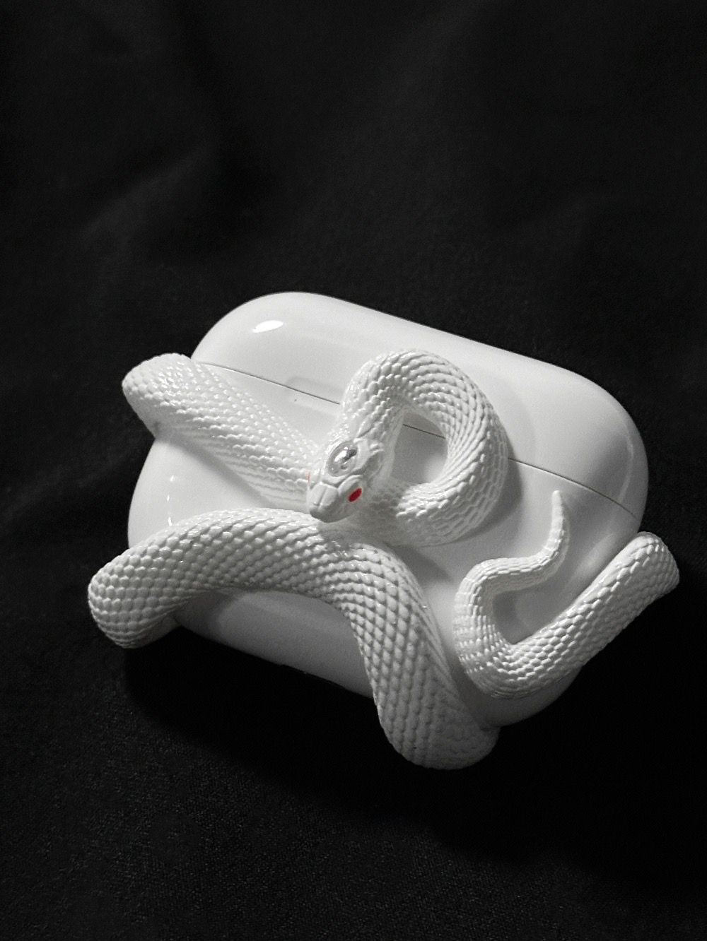 NØIR WHITE SERPENT CASE