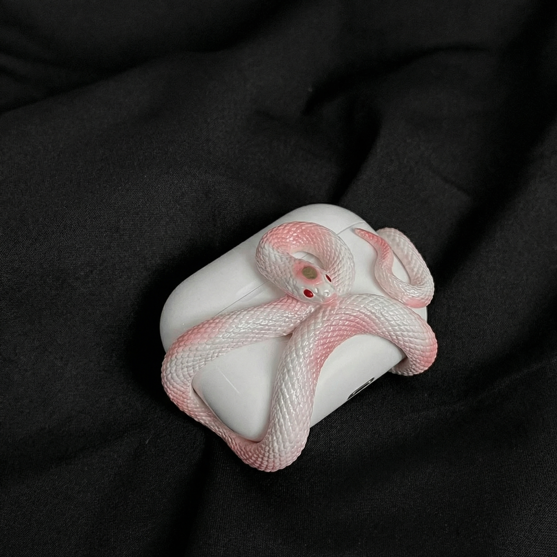 NØIR PINK SERPENT CASE