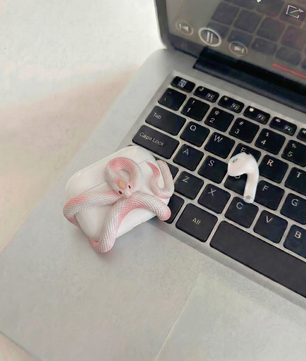 NØIR PINK SERPENT CASE